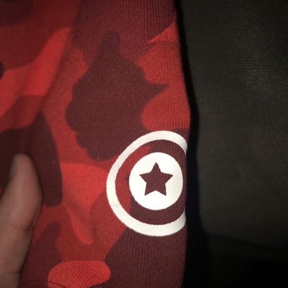 Red Bape crewneck Sz Lg AUTHENTIC - Picture 7 of 8